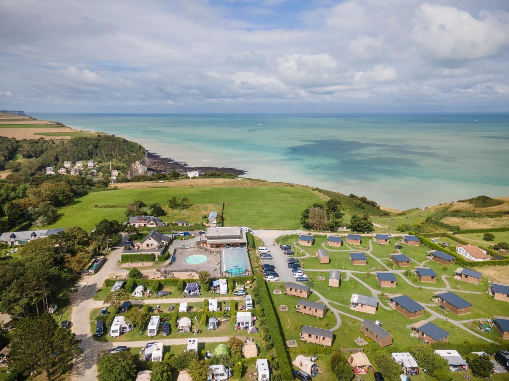 Hotel Huttopia Les Falaises - Normandie Saint-Pierre-en-Port Exterior foto